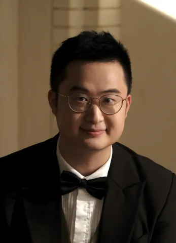 yixuan yang headshot