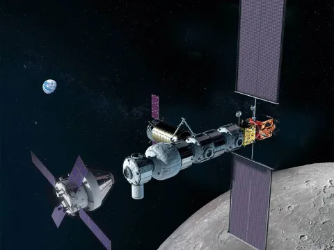 Astronauts will live in a spaceship called Gateway that orbits the moon. (courtesy: NASA)