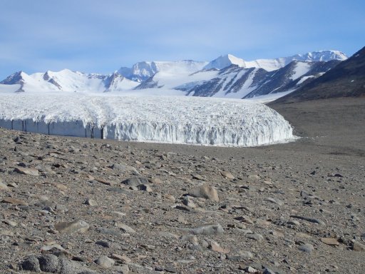 Miers Valley in Antarctica (Photo Pierre Roudier/Wikimedia)